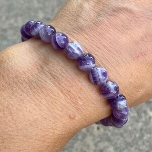 NWOT Elastic Shiny Amethyst Beaded Bracelet